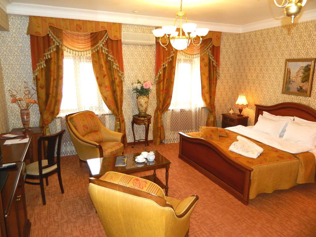 Hotel Lux Angliter Vologda Extérieur photo